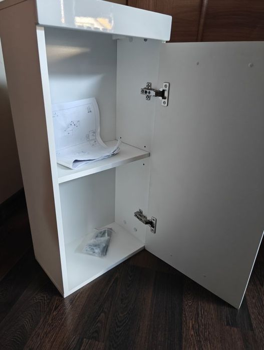 Szafka z półką biały lakier połysk.