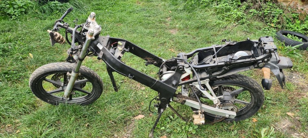 Honda cbr 125 lagi koło rama