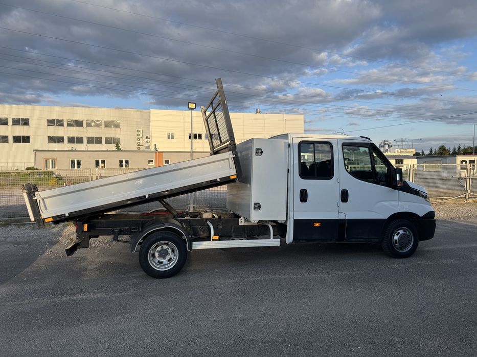 Wynajem Iveco wywrotka kiper brygadówka 7 osób Warszawa