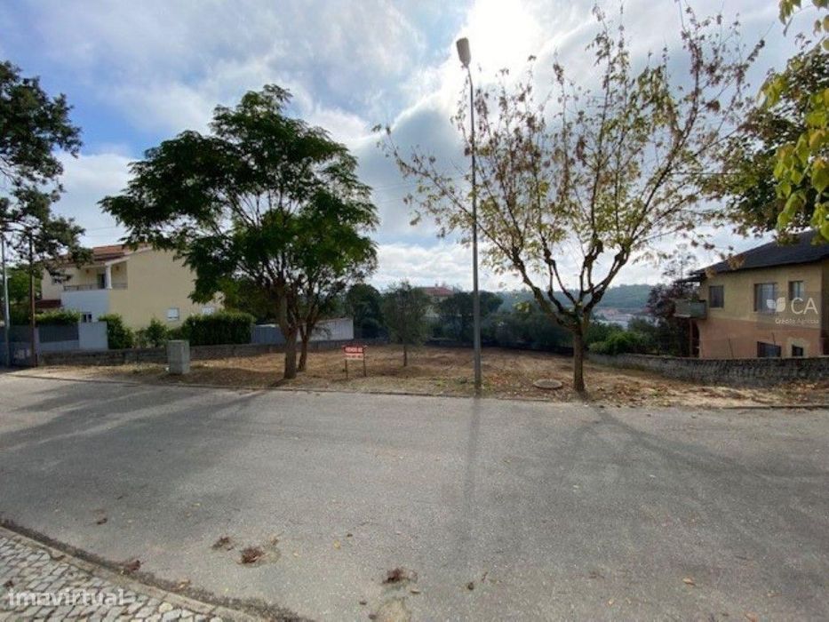 Lote de terreno p/construção - Soure