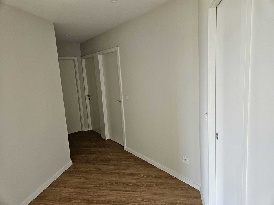 Vende_se T2 com garagem Vilar Andorinho