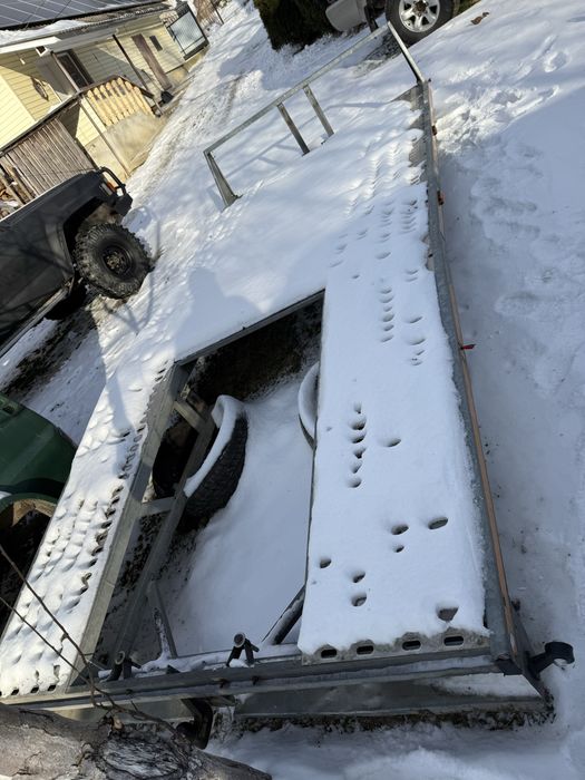 Платформа на евакуатор  лавета