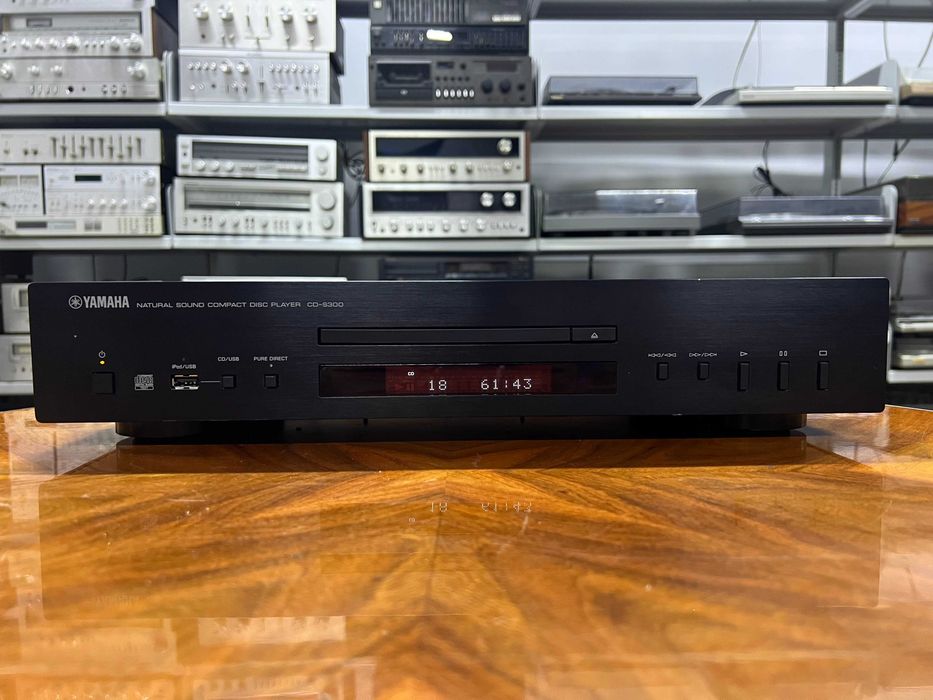 Odtwarzacz płyt CD Yamaha CD-S300 Audio Room