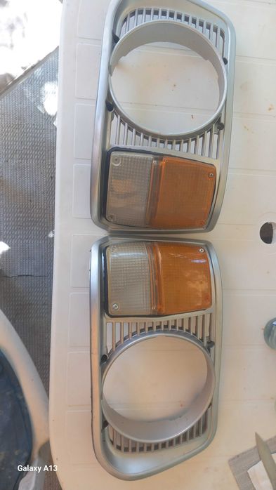 Aros de farol de Hiace LH20 1982