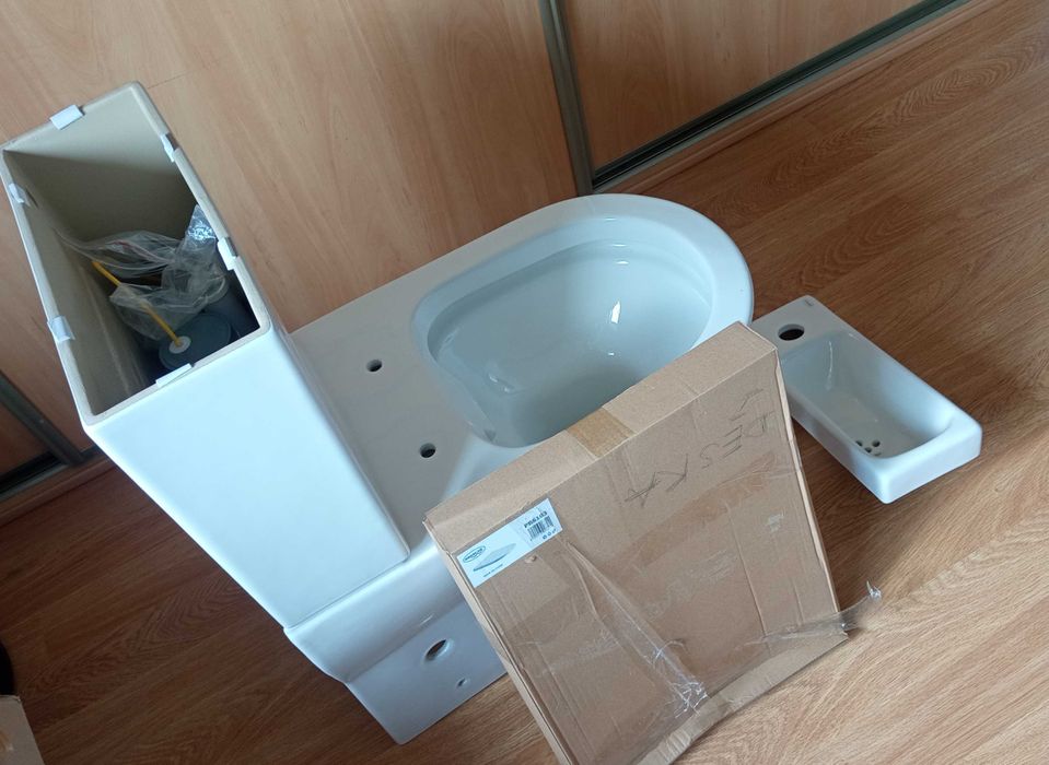 Elegancki WC Kompakt z wbudowaną małą umywalką marki Aqualine 2 in 1