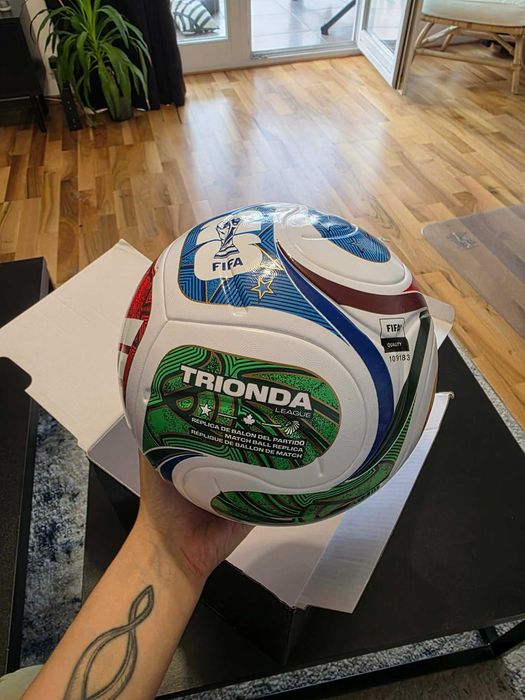 Piłka do nogi Fifa Trionda League Box Size 5 replika meczowa NOWA JD8045