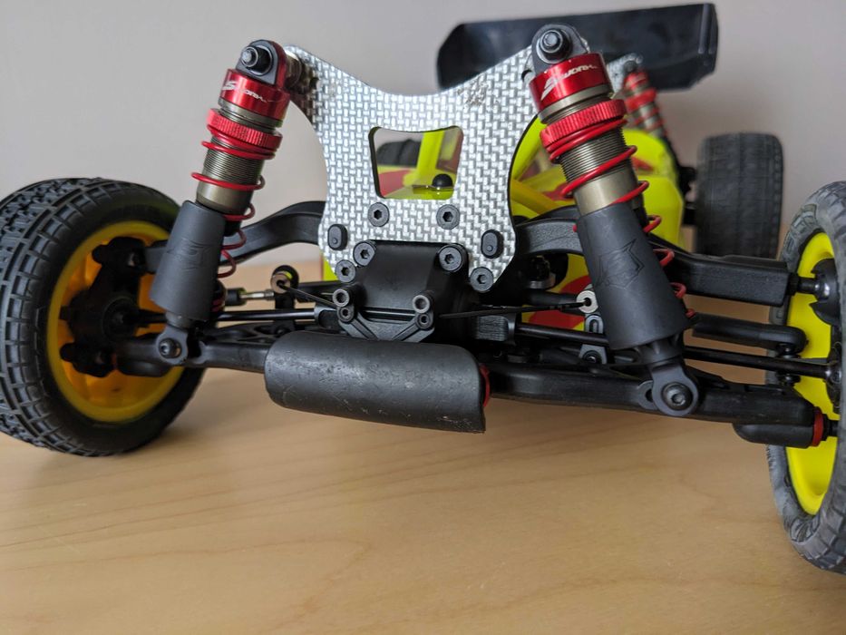 Zawodniczy buggy SWorkz S104 EK1 PRO KIT w skali 1:10. Prorevo.