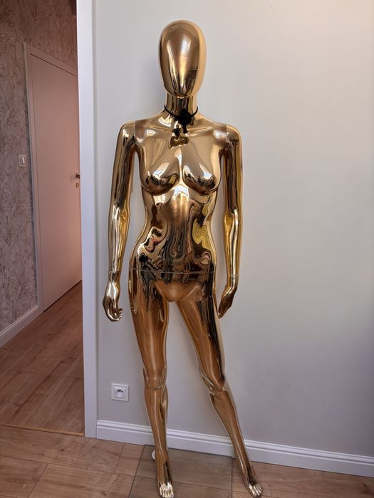 Manekin pełnopostaciowy damski zloty stan bdb