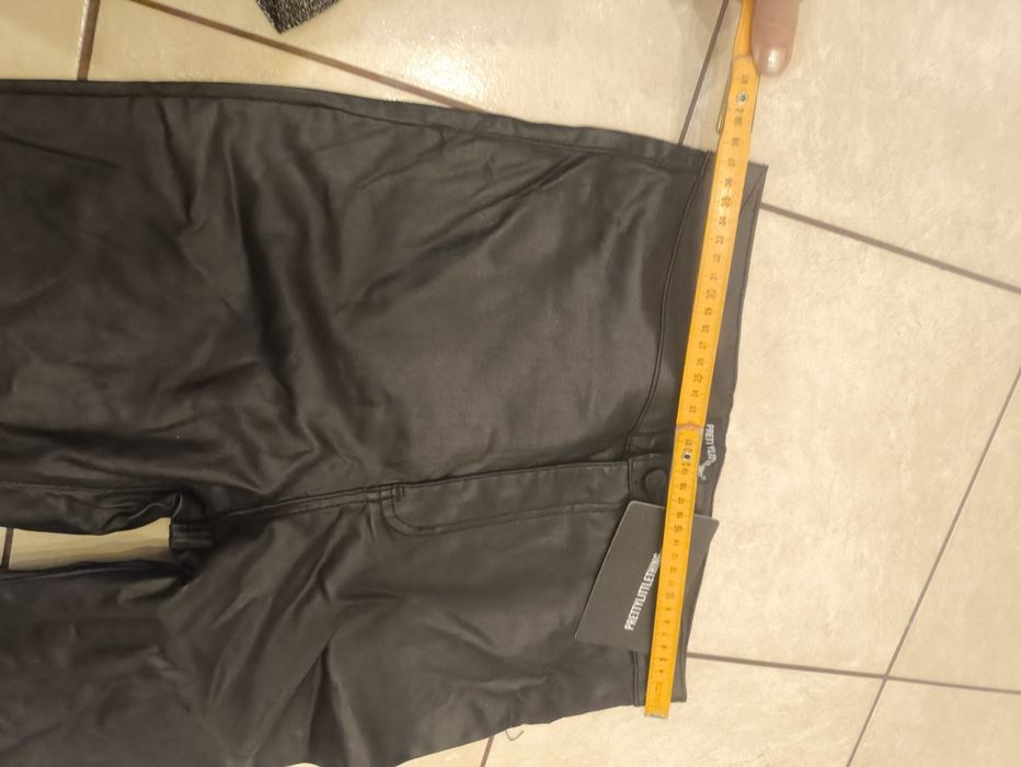 Spodnie eko skóra 40 L 42