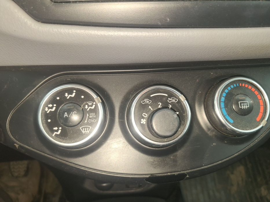 Toyota yaris  van  bdb krajowy