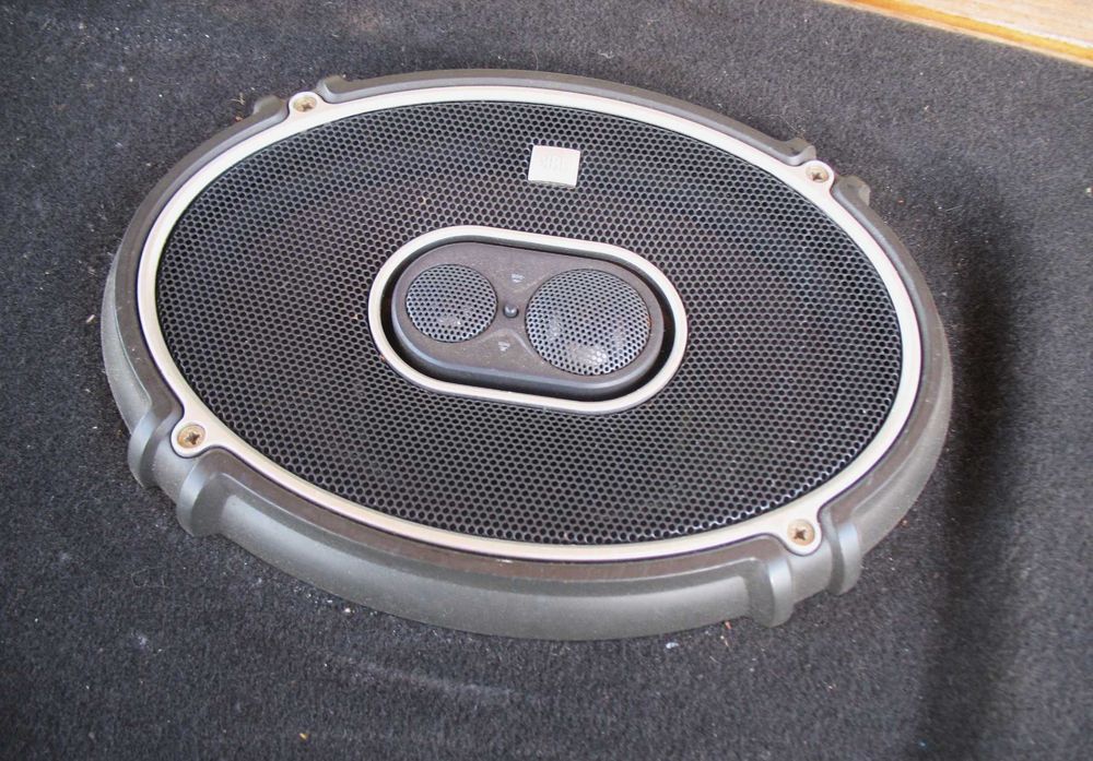 Głośniki samochodowe  6x9 JBL GTO 938 z półką Golf V VI 300w