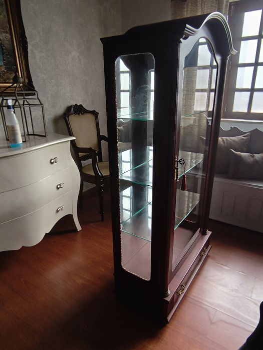 Vitrine envidraçada