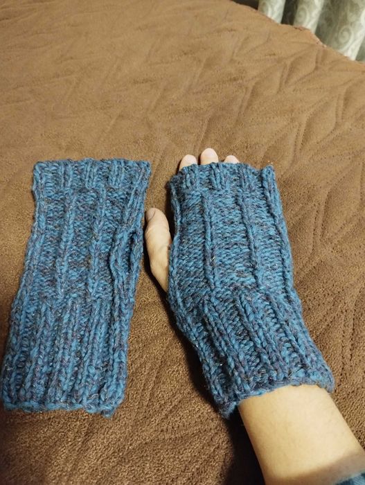 Шапки , мітенки, дитячі шапки