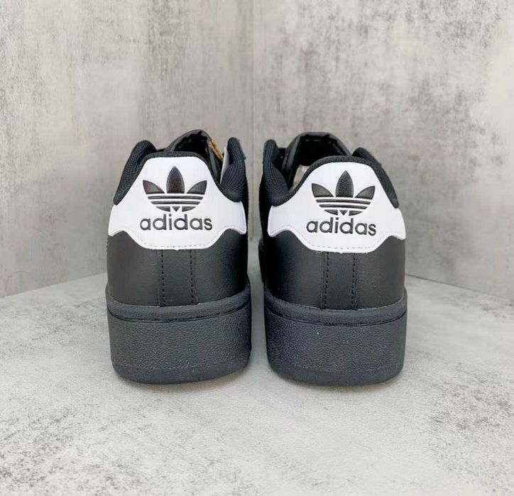 Lato Superstar foundation Black 41
