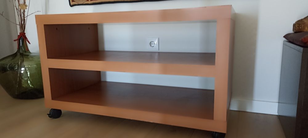 Mesa auxiliar Tv