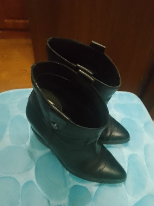 Botki damskie Guess 37