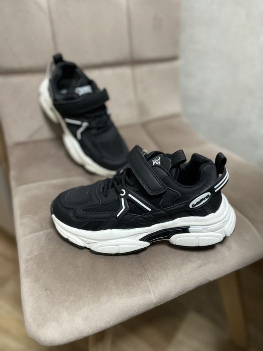 Кросівки унісекс