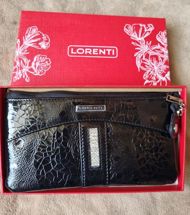 Damski portfel skórą piękny model Lorenti