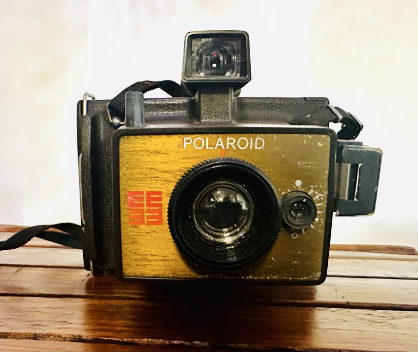Máquina fotográfica Polaroid EE33