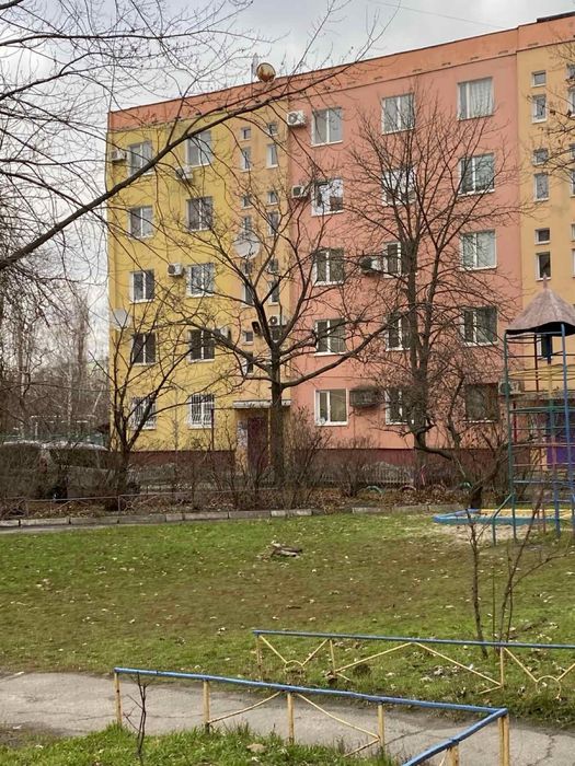 Здам 3- кімн.кв. по вул.Велика Набережна, 1Занасип, р-н  Пенсійн. фонд