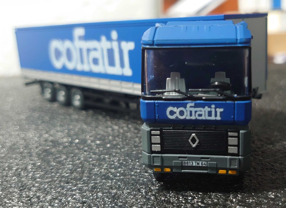 Camião Renault Magnum Cofratir 1/87