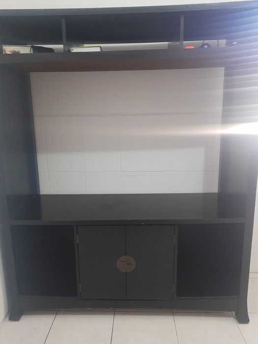 Estante para sala preta