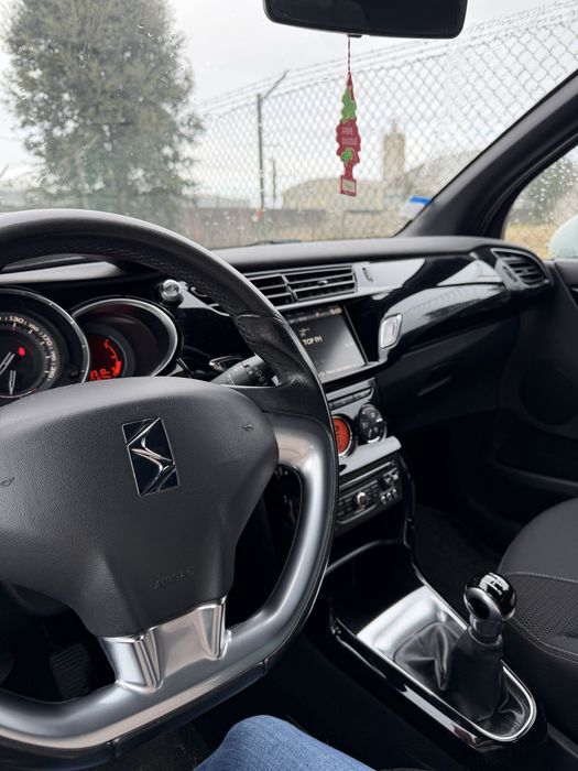 Citroen Ds3 preto e branco