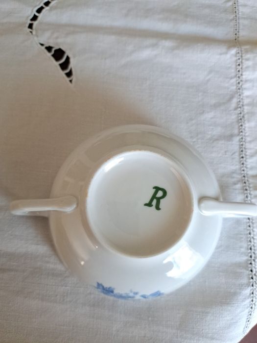 Taças de sopa antigas