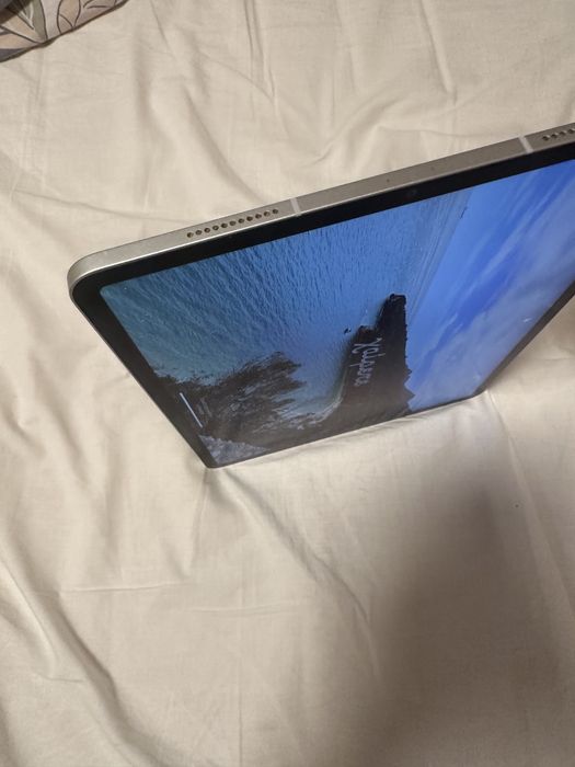 iPAD 5 PRO 12.9 prat WIFI 4 G com capa original.Como novo.