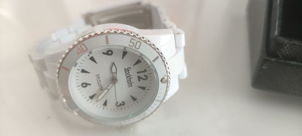 Продам часы. Новые.