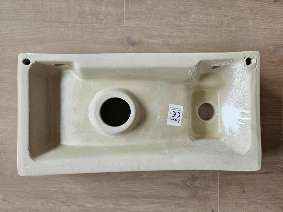Mała umywalka WC