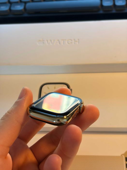 Apple Watch 7 | Stainless Steel | Gold