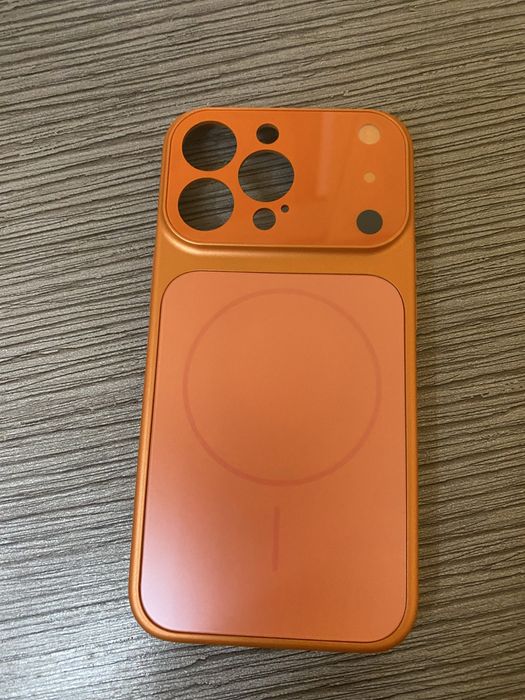 Продам чехол для Iphone 13pro (имитация под iphone 17)