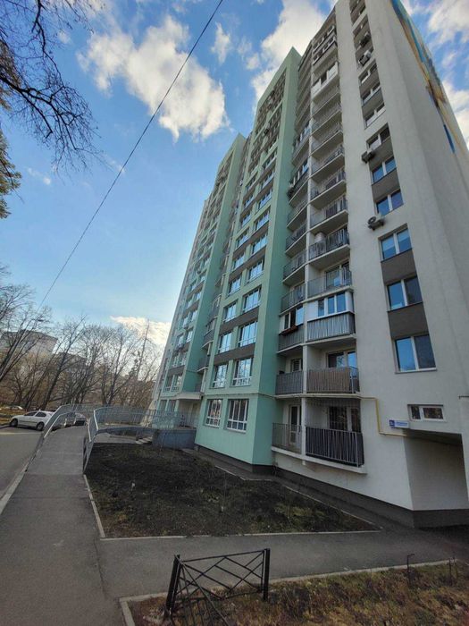 Продам 1к Святошинский р-н м Ак.городок вул Чернобильська буд 9-А