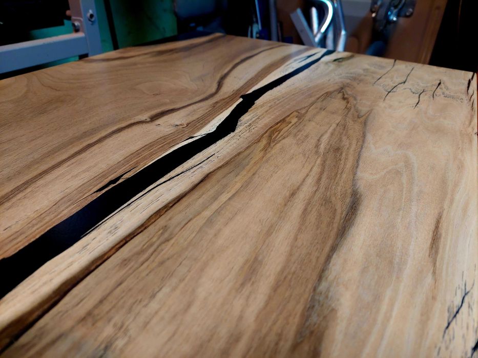 Stolik kawowy orzech włoski + żywica