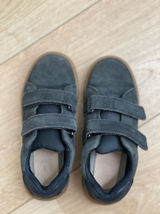 Tenis Geox,  azul escuro, apertam com 2 velcros