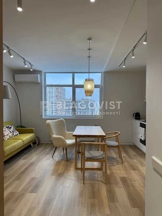 ЖК Варшавський Мікрорайон!2К/69м2 відмінний ремонт тепла зручна