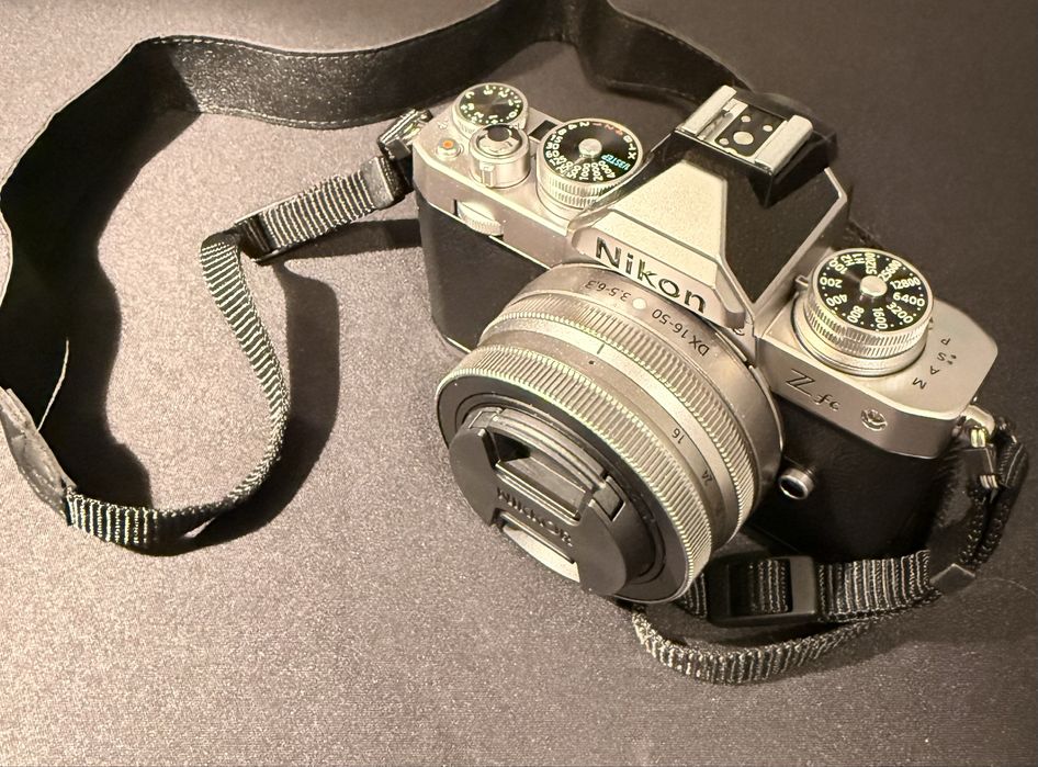 NIKON Z fc + Obiektyw + karta 256GB + Torba Peak Design