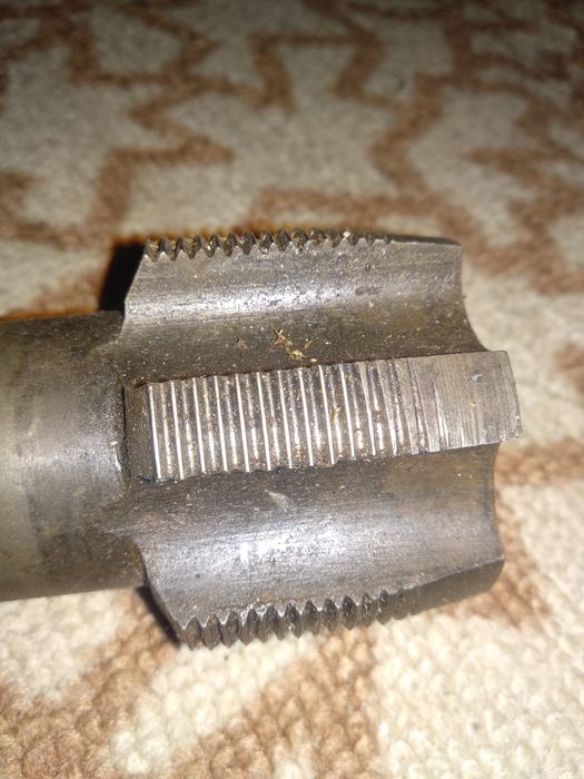 Метчик трубный 2Е