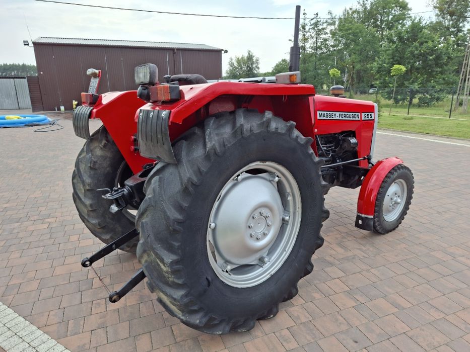 Massey Ferguson 235