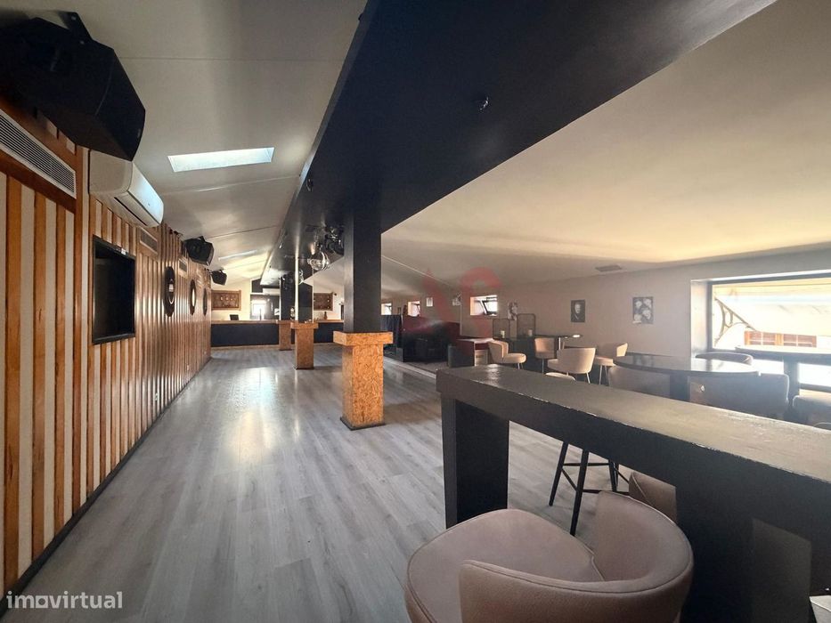 Trespasse – Bar / Espaço Noturno no Centro de Vizela – Em Pleno Funcio
