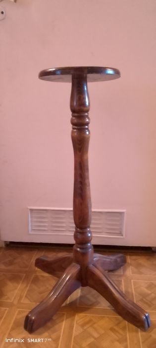 Sprzedam dębowy kwietnik