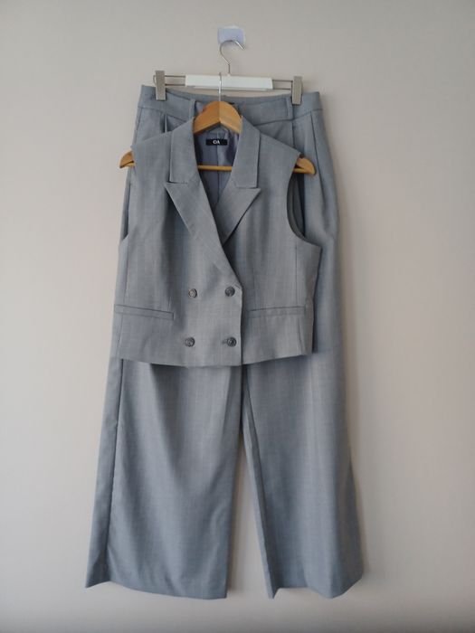 Komplet garniturowy damski spodnie+kamizelka L/Xl szary C&A