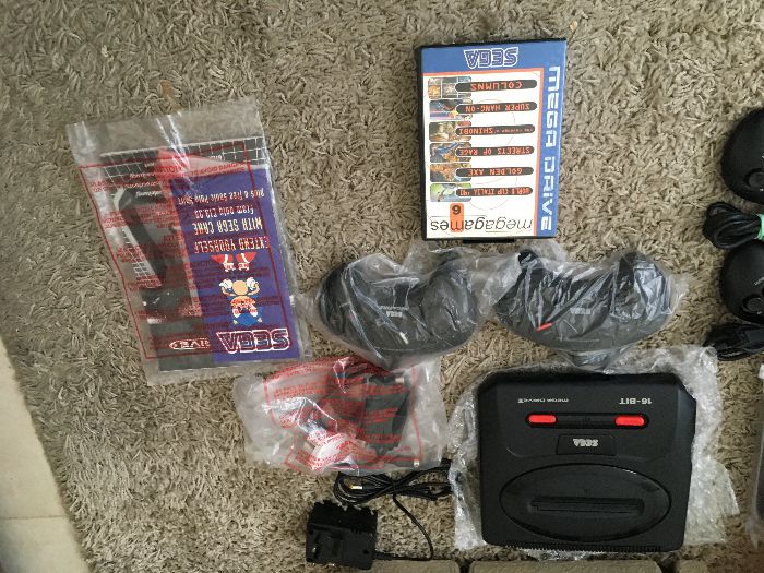 Sega Mega Drive 1 + Sega Mega Drive 2 + 29 jogos
