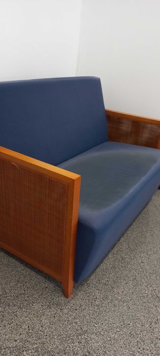 Sofá 2 lugares com manta