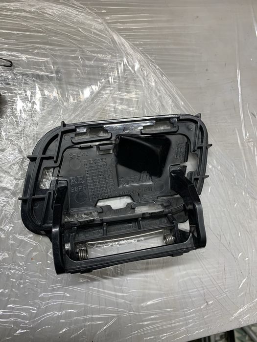 А4b8 Продам кришка бампера  омивача фар