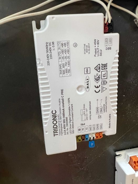 Cadeeiro de teto Led