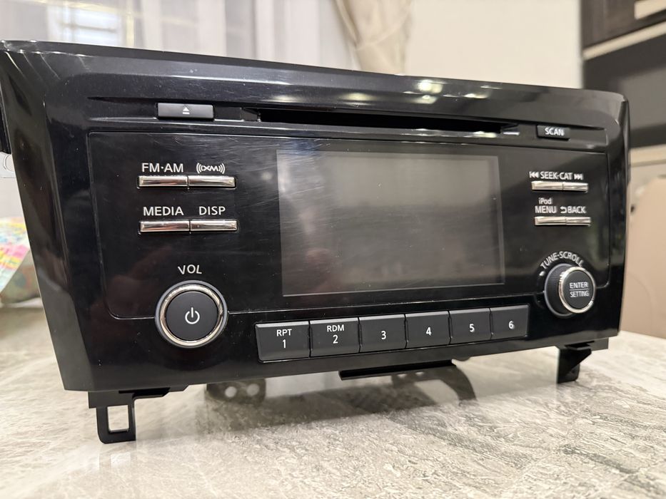 Оригінальна магнітола NISSAN Rouge 2017р.