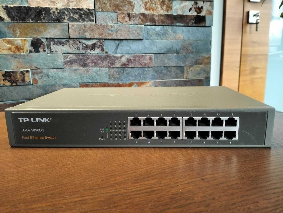 Tp-Link Switch przełącznik TL-SF1016DS 16 portów 10/100Mb/s