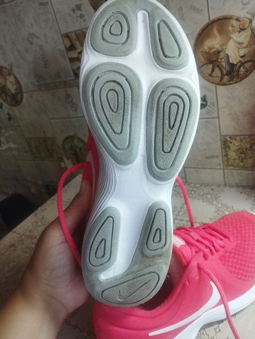 Жіночі кросівки Nike Revolution  40 розмір